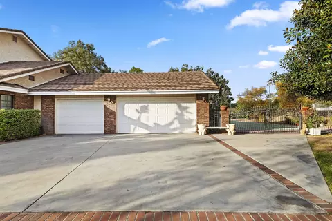 Exterior - 2109 Old Bridge Rd, Riverside, CA 92506 photo 7 of 17