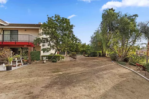 Exterior - 2109 Old Bridge Rd, Riverside, CA 92506 photo 13 of 17