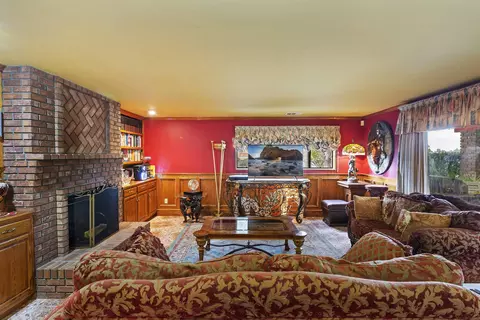 Living - 2109 Old Bridge Rd, Riverside, CA 92506 photo 5 of 8