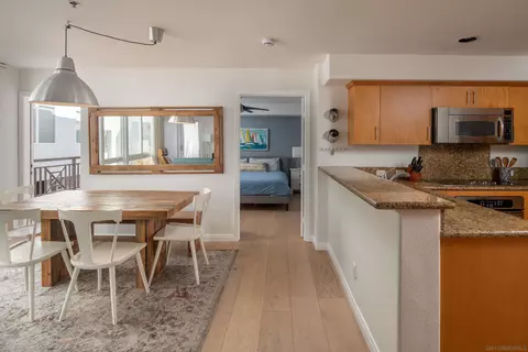 924 Hornblend #204, San Diego, CA 92109