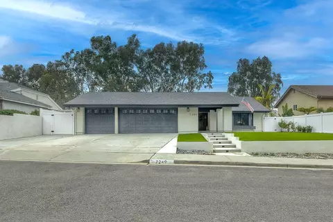 7249 Carpa Ct, Carlsbad, CA 92009 photo 2