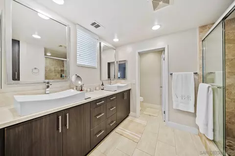 Bath - 612 Rockefeller, Irvine, CA 92612 photo 5 of 6