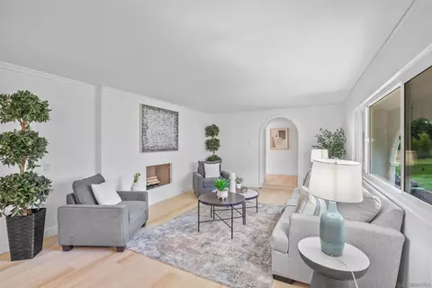 Living - 174 Via De Casa, Fallbrook, CA 92028 photo 2 of 3