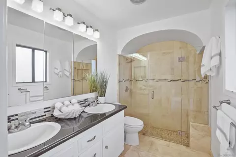 Bath - 174 Via De Casa, Fallbrook, CA 92028 photo 1 of 2