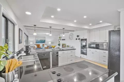Kitchen - 174 Via De Casa, Fallbrook, CA 92028 photo 2 of 8