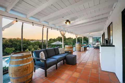 Exterior - 174 Via De Casa, Fallbrook, CA 92028 photo 4 of 15