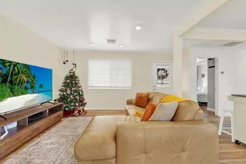 Living - 9515 Domer Rd, Santee, CA 92071 photo 2 of 3