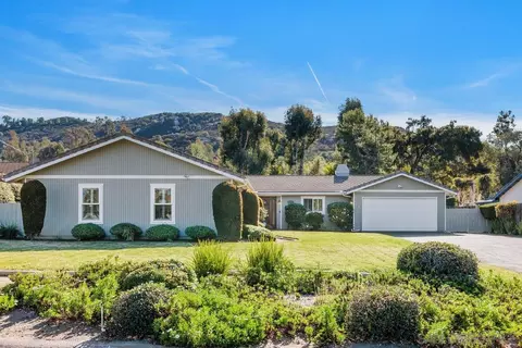 12835 Luiseno St, Poway, CA 92064