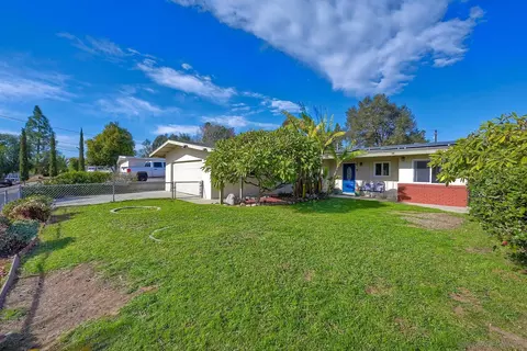 725 W College St, Fallbrook, CA 92028 photo 4