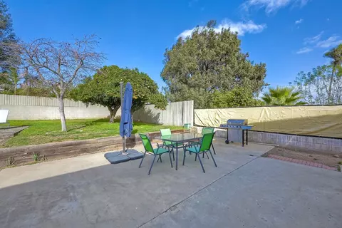 725 W College St, Fallbrook, CA 92028 photo 33