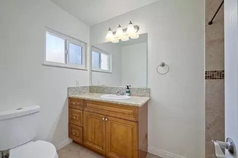 725 W College St, Fallbrook, CA 92028 photo 24