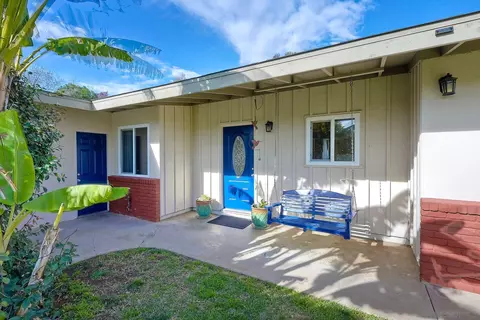 725 W College St, Fallbrook, CA 92028 photo 8