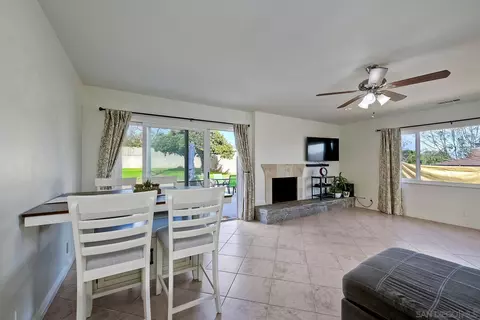 725 W College St, Fallbrook, CA 92028 photo 9