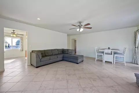 725 W College St, Fallbrook, CA 92028 photo 11