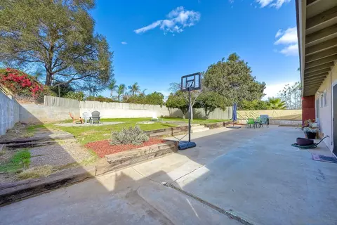 725 W College St, Fallbrook, CA 92028 photo 28