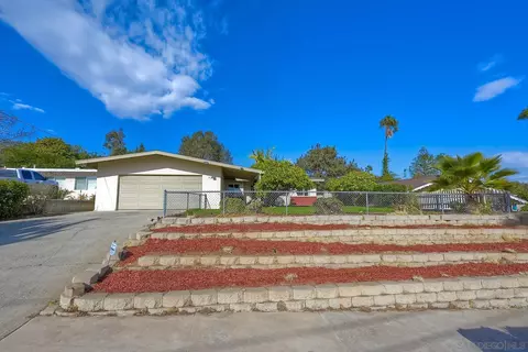 725 W College St, Fallbrook, CA 92028 photo 6