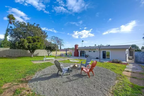 725 W College St, Fallbrook, CA 92028 photo 5