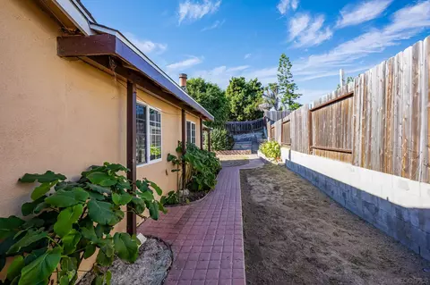 Exterior - 740 Melrose Pl, Vista, CA 92083 photo 5 of 9
