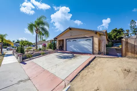 Exterior - 740 Melrose Pl, Vista, CA 92083 photo 2 of 9