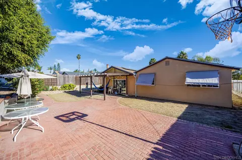 Exterior - 740 Melrose Pl, Vista, CA 92083 photo 8 of 9