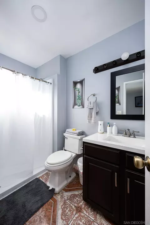Bath - 740 Melrose Pl, Vista, CA 92083 photo 1 of 2