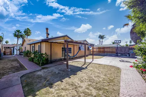 Exterior - 740 Melrose Pl, Vista, CA 92083 photo 7 of 9
