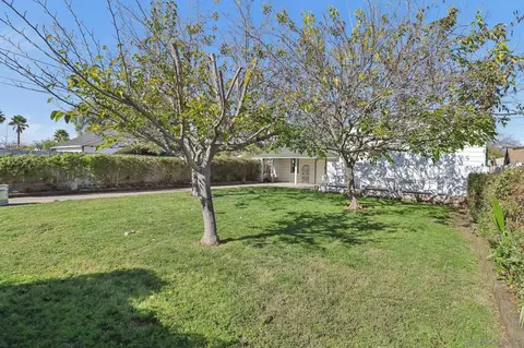Exterior - 8646 Washington Ave, La Mesa, CA 91942 photo 8 of 17
