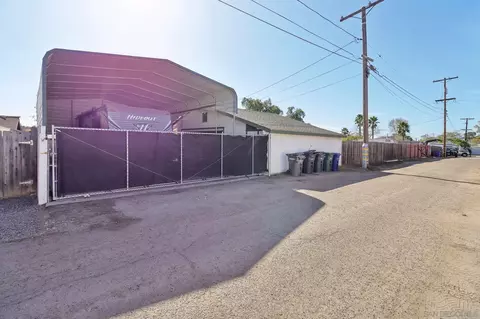Exterior - 8646 Washington Ave, La Mesa, CA 91942 photo 4 of 17