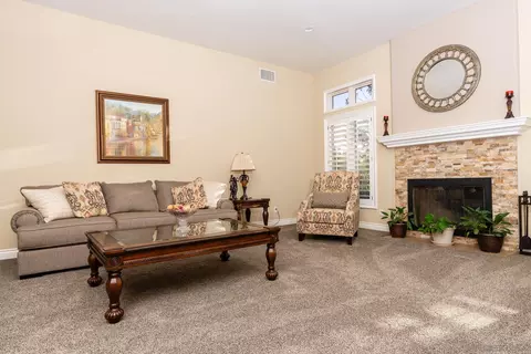 Living - 15416 Harrow Ln, Poway, CA 92064 photo 2 of 4