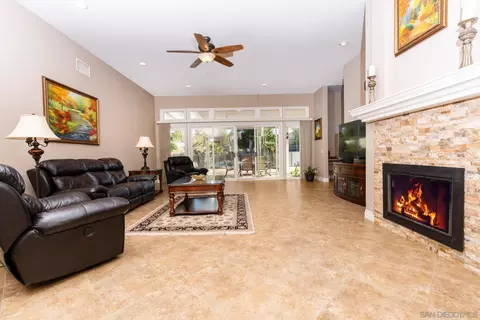 Living - 15416 Harrow Ln, Poway, CA 92064 photo 3 of 4