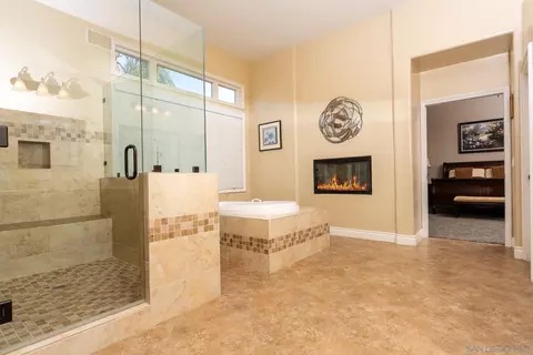 Bath - 15416 Harrow Ln, Poway, CA 92064 photo 6 of 9