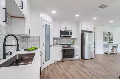 Kitchen - 156 Fourth Ave, Chula Vista, CA 91910 photo 3 of 4