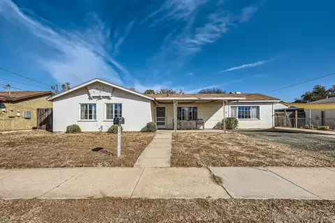 9248 Ruffin Rd, Santee, CA 92071