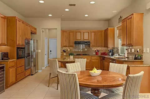 1081 Inverlochy Dr, Fallbrook, CA 92028 photo 10