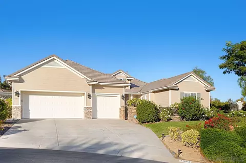 1081 Inverlochy Dr, Fallbrook, CA 92028 photo 2