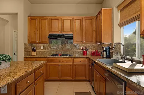 1081 Inverlochy Dr, Fallbrook, CA 92028 photo 14
