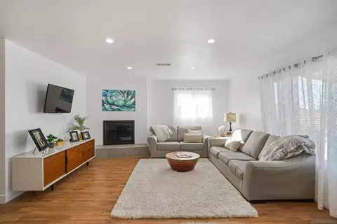 459 Chestnut Ln, Escondido, CA 92025 photo 11