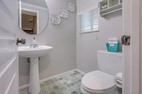 Bath - 457 Almond Rd, San Marcos, CA 92078 photo 1 of 5