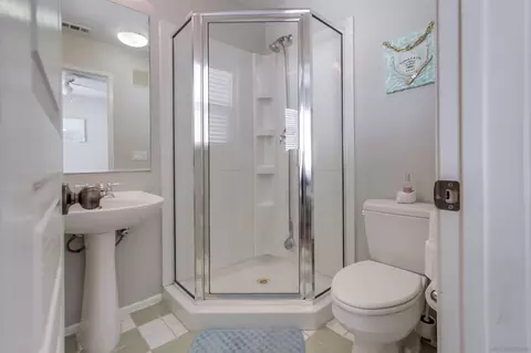Bath - 457 Almond Rd, San Marcos, CA 92078 photo 3 of 5