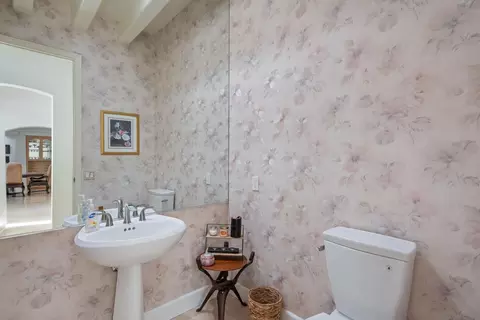 Bath - 15419 Vali Hai Rd, Poway, CA 92064 photo 1 of 6