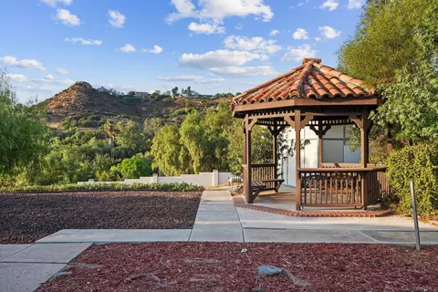 Exterior - 15419 Vali Hai Rd, Poway, CA 92064 photo 4 of 9