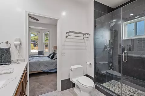 Bath - 15419 Vali Hai Rd, Poway, CA 92064 photo 4 of 6