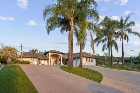 Exterior - 15419 Vali Hai Rd, Poway, CA 92064 photo 8 of 9