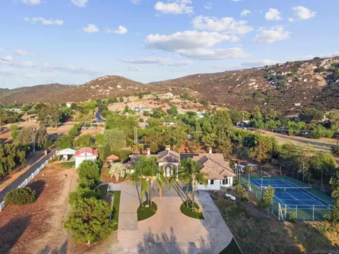 View/Area - 15419 Vali Hai Rd, Poway, CA 92064 photo 4 of 5