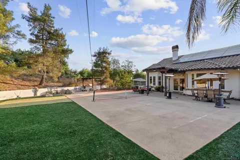 Exterior - 15419 Vali Hai Rd, Poway, CA 92064 photo 3 of 9