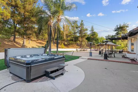 Exterior - 15419 Vali Hai Rd, Poway, CA 92064 photo 2 of 9