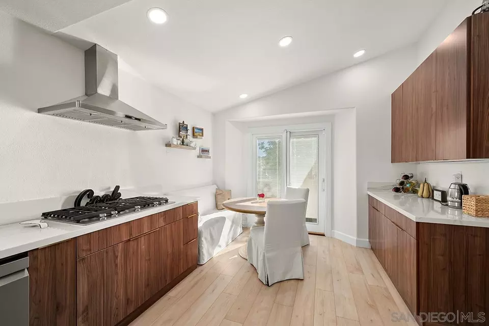 Kitchen - 4176 Caminito Terviso, San Diego, CA 92122 photo 4 of 9
