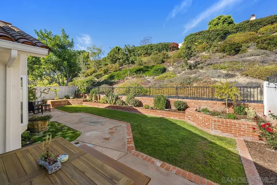 Exterior - 4176 Caminito Terviso, San Diego, CA 92122 photo 6 of 22