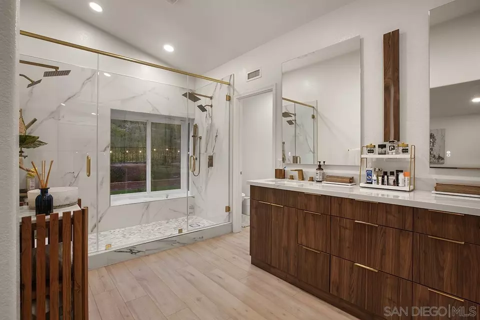 Bath - 4176 Caminito Terviso, San Diego, CA 92122 photo 6 of 6