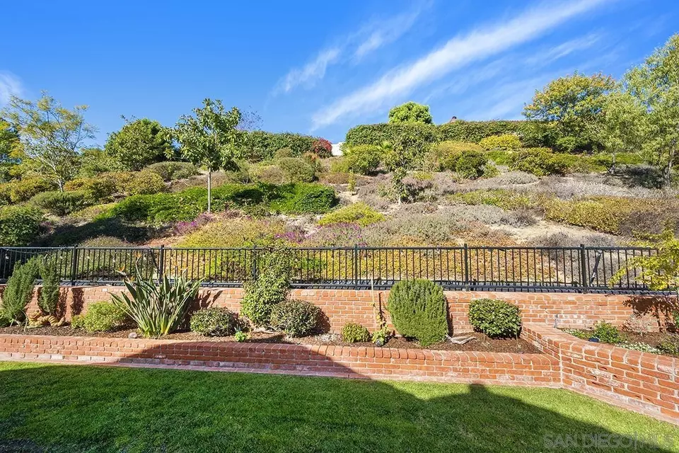 Exterior - 4176 Caminito Terviso, San Diego, CA 92122 photo 7 of 22